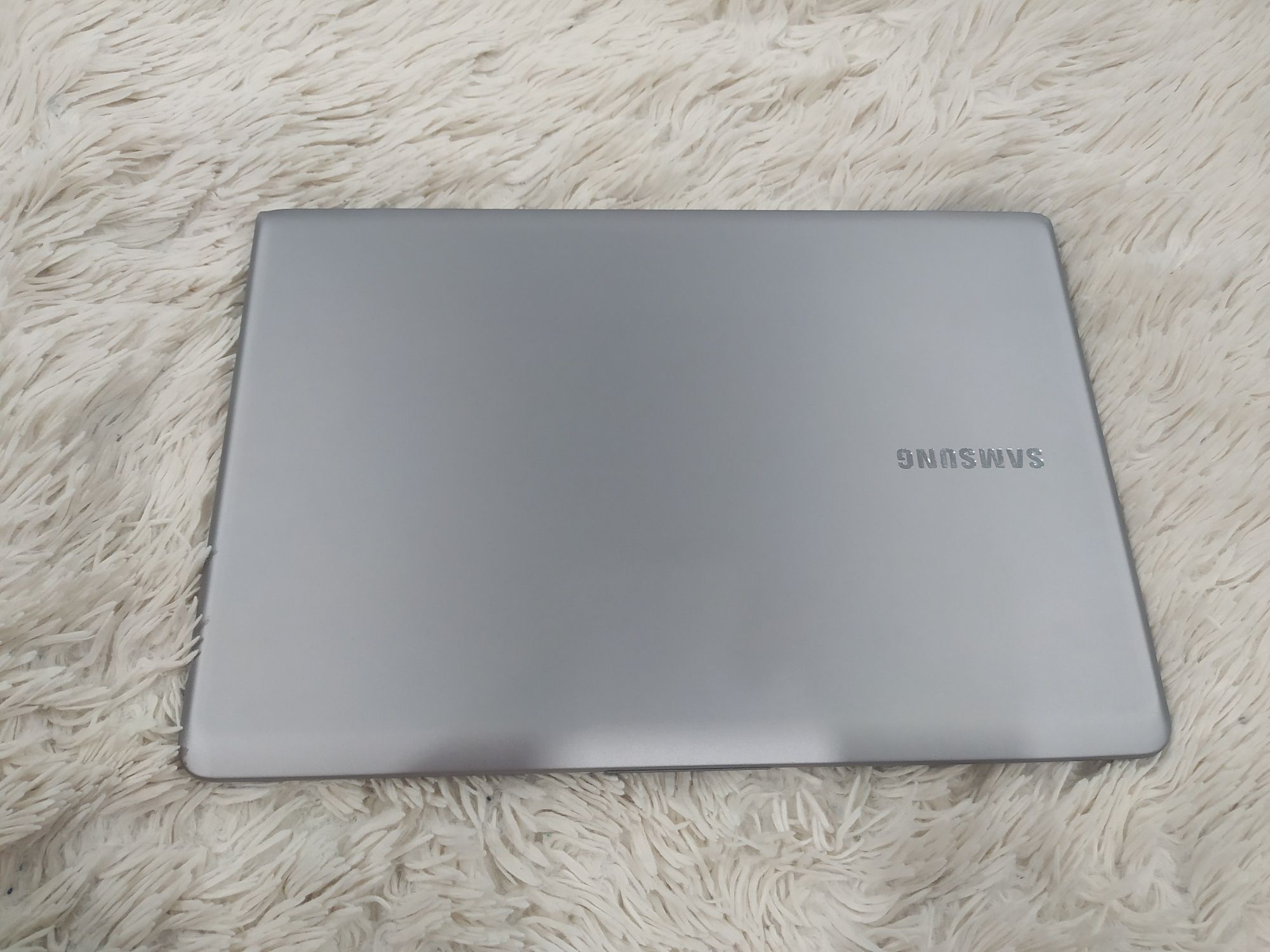 Ноутбук Samsung NP530U4C-01 i5-3317u 8gb 500gb+24ssd Nvidia GT620M-1gb