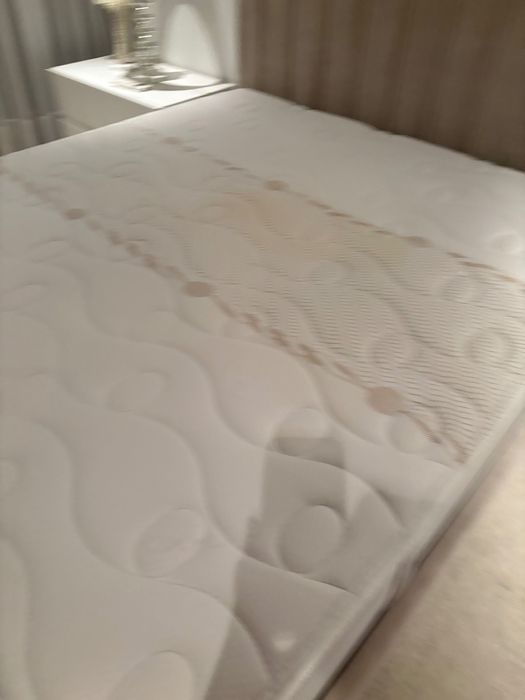 Colchão pouco usado.