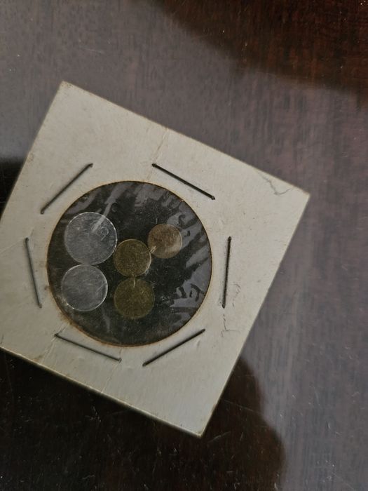 Coleção limitada de moedas de escudo em miniatura