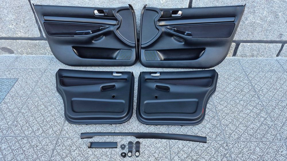 AUDI A4 B5(8D)-Quartelas Portas PRETAS ESTOFADAS NOVO-EXCELENTE ESTADO