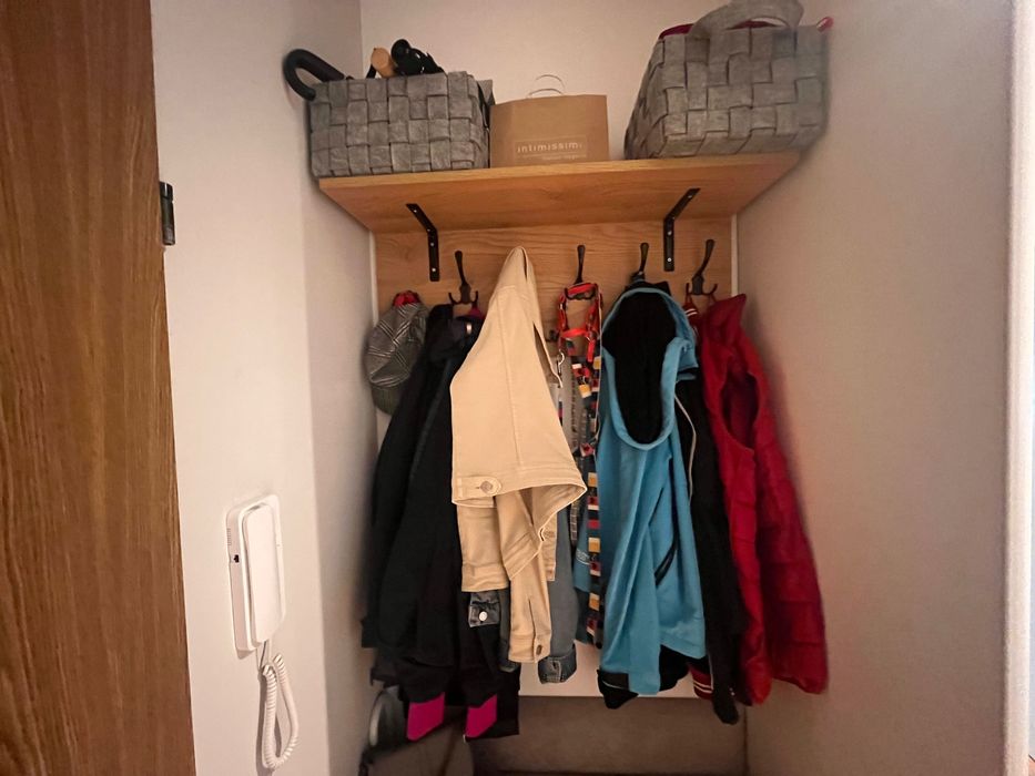 Meble przedpokój -wieszak z półką, skrzynia na buty, siedzisko, panel