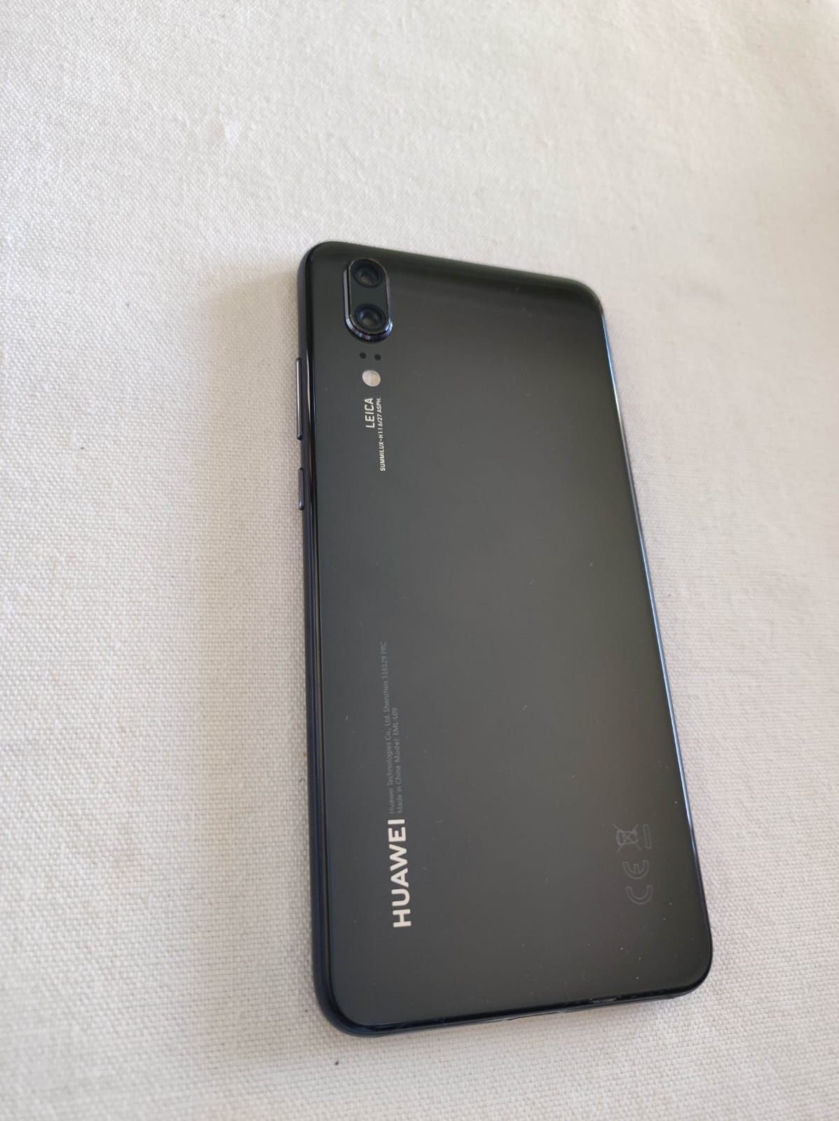 Huawei P20  (4GB/128GB)