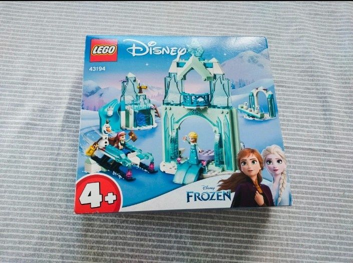 43194 LEGO Disney Anna and Elsa's Frozen Wonderland