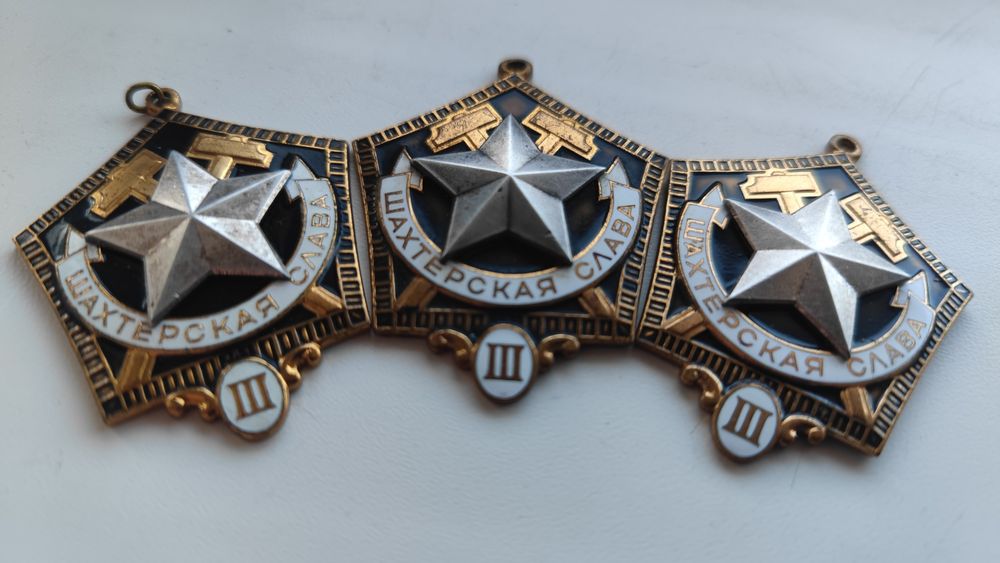 Знаки тяжёлый металл, эмаль, серебро ссср в отличном состоянии