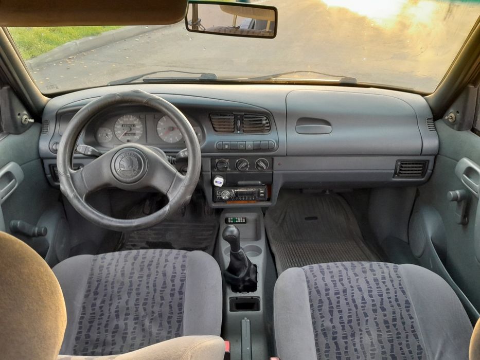 Продам авто шкода FELICIA на идеальном ходу 1,6