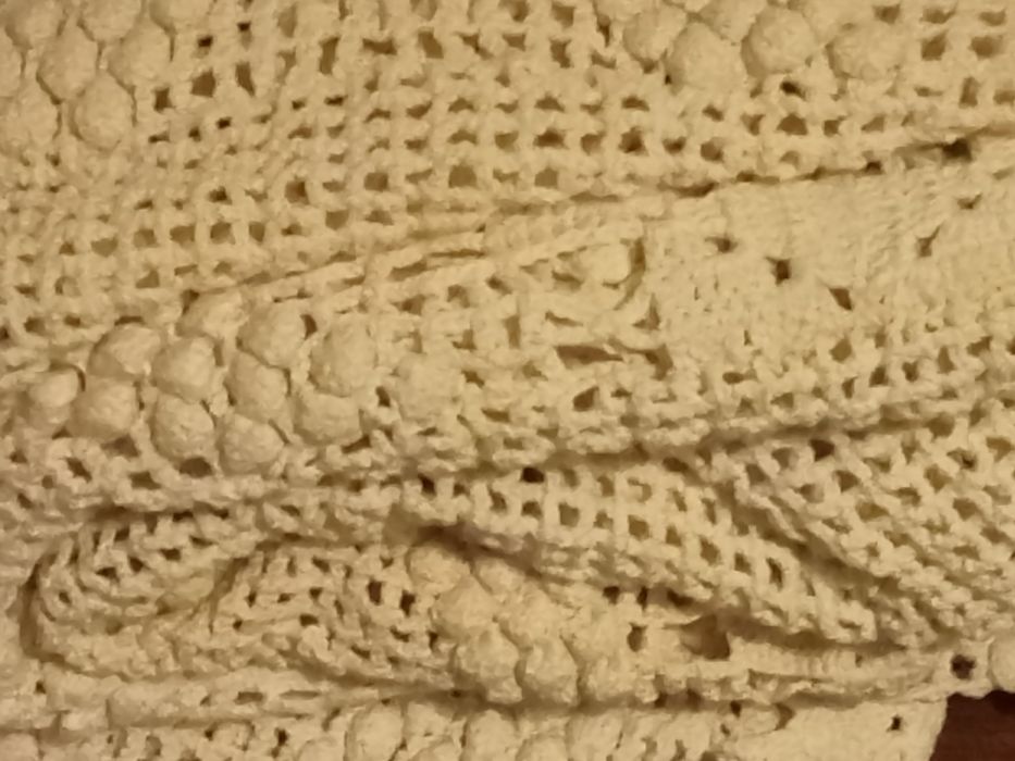 Three antique bedspreads, 2.20 by 1.90 meters, beige and white color, in good condition64552028761731124