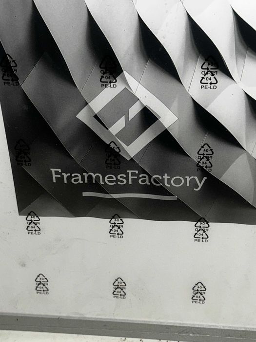 Duże ramy na obrazy FRAMES Factory 61 x 91,5 cm - 3 sztuki