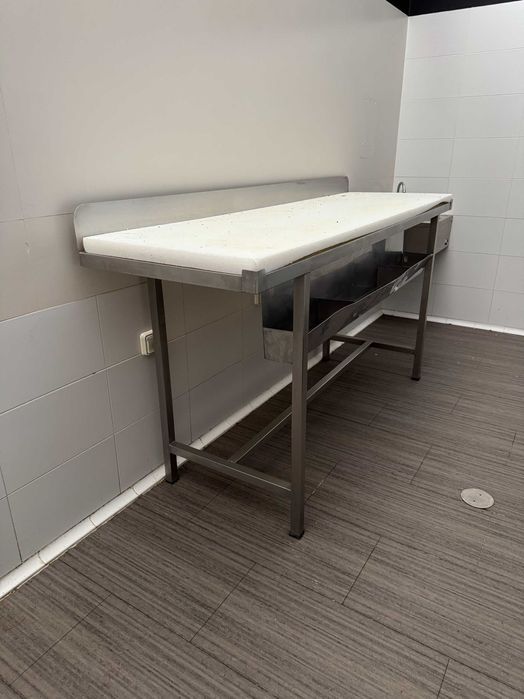 Mesa Profissional em Inox com Placa de Corte – 200x60x100 cm