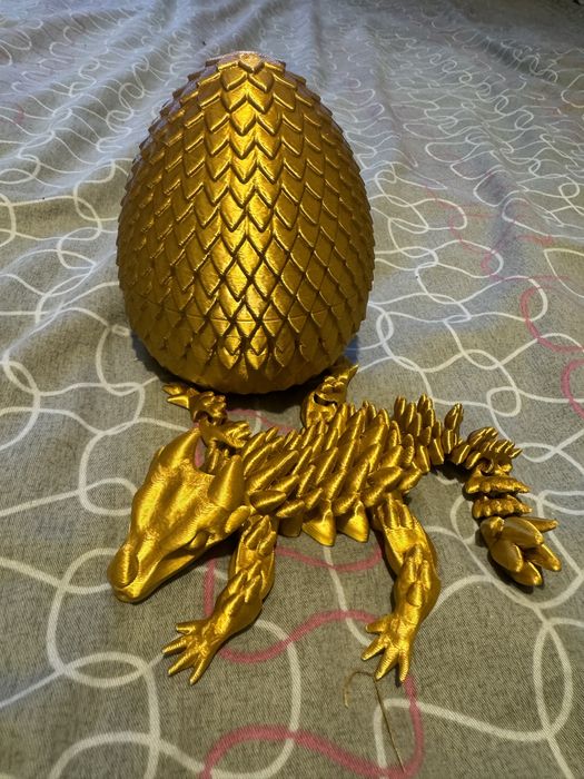 Яйце дракона і скелетон ящірка динозавр іграшка 3д