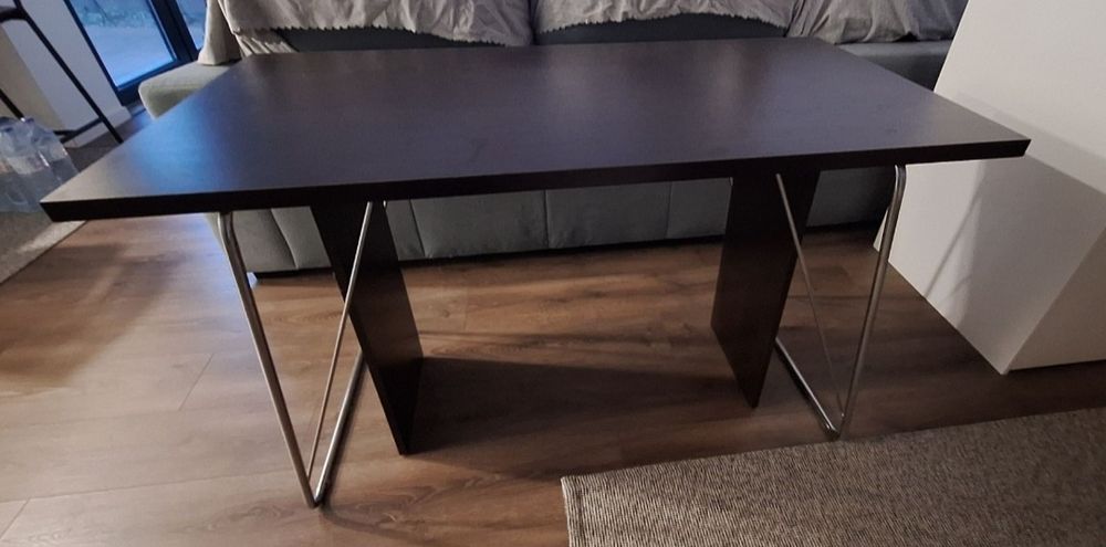 Vendo uma linda mesa novinha