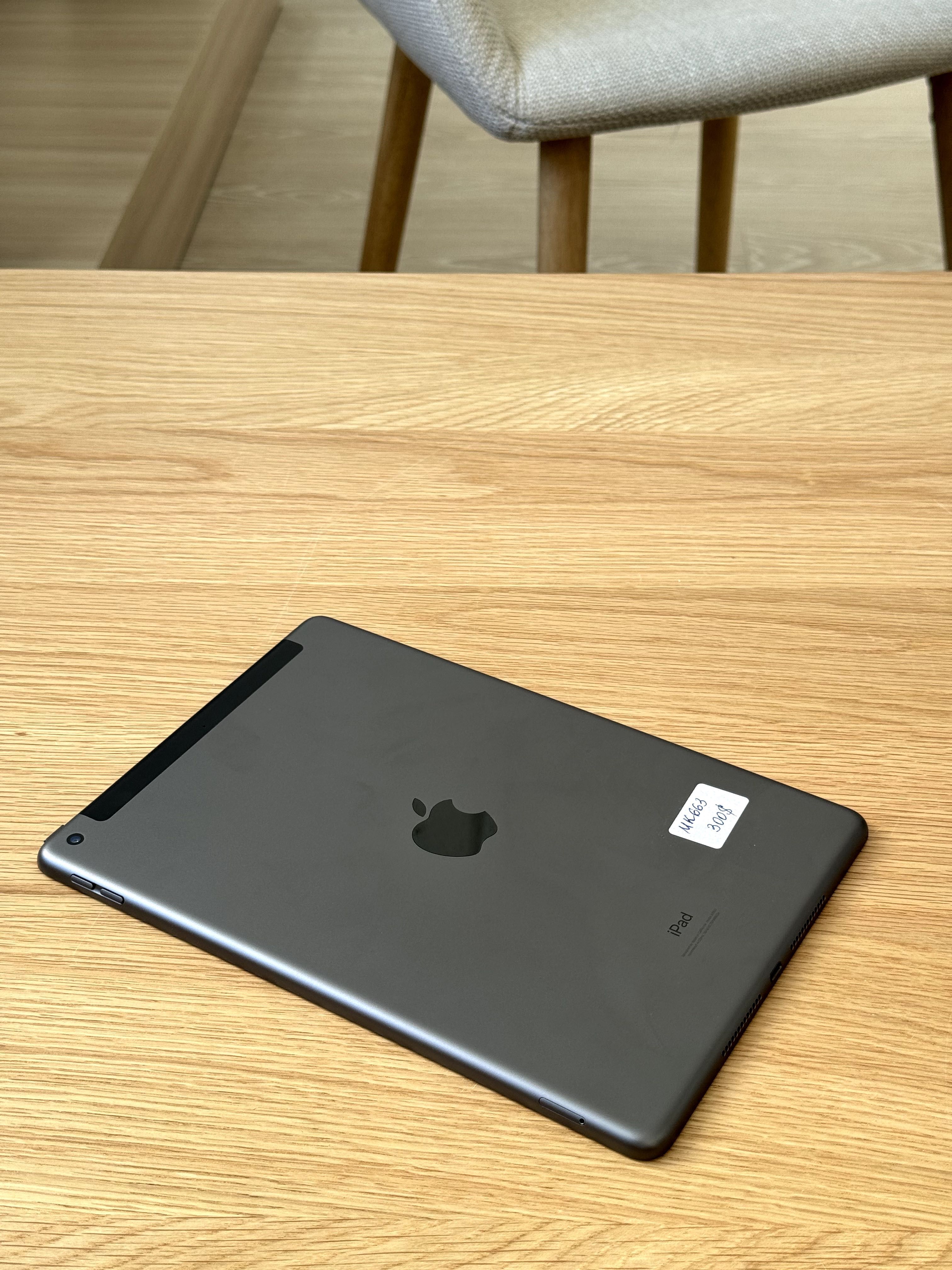 Планшет Apple iPad 10.2 2021 Wi-Fi + Cellular 64GB Space Gray (MK663)