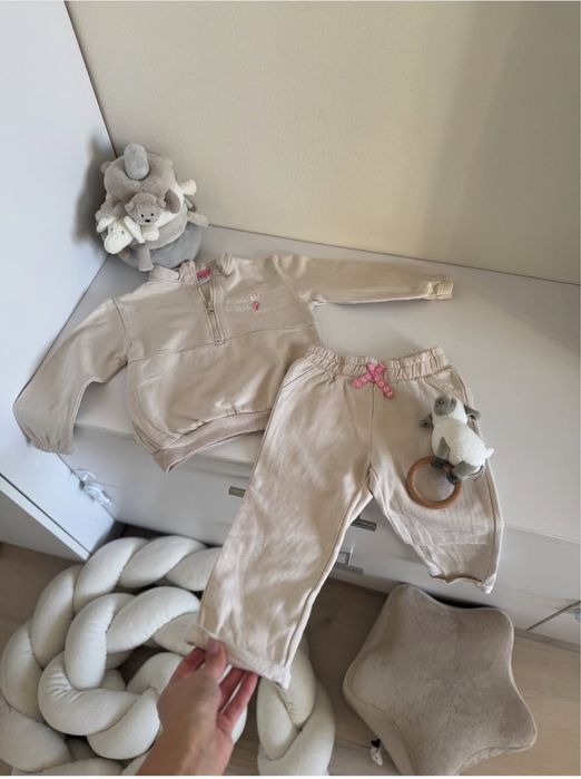 Бежевий костюм на флісі для дівчинки 2-3 років