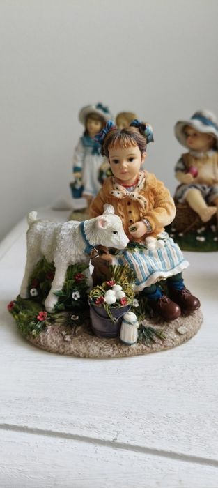 Estatueta "On the Farm" da The Leonard Collection