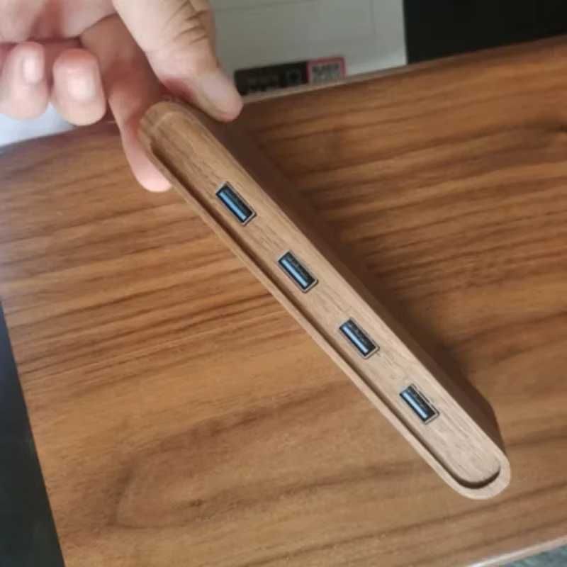 Elegancka Stacja Dokująca USB z Drzewa Orzechowego