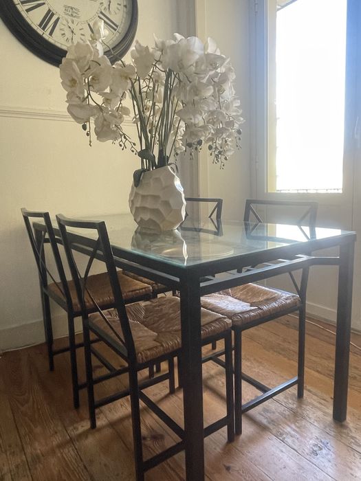 Conjunto mesa de jantar com 4 cadeiras