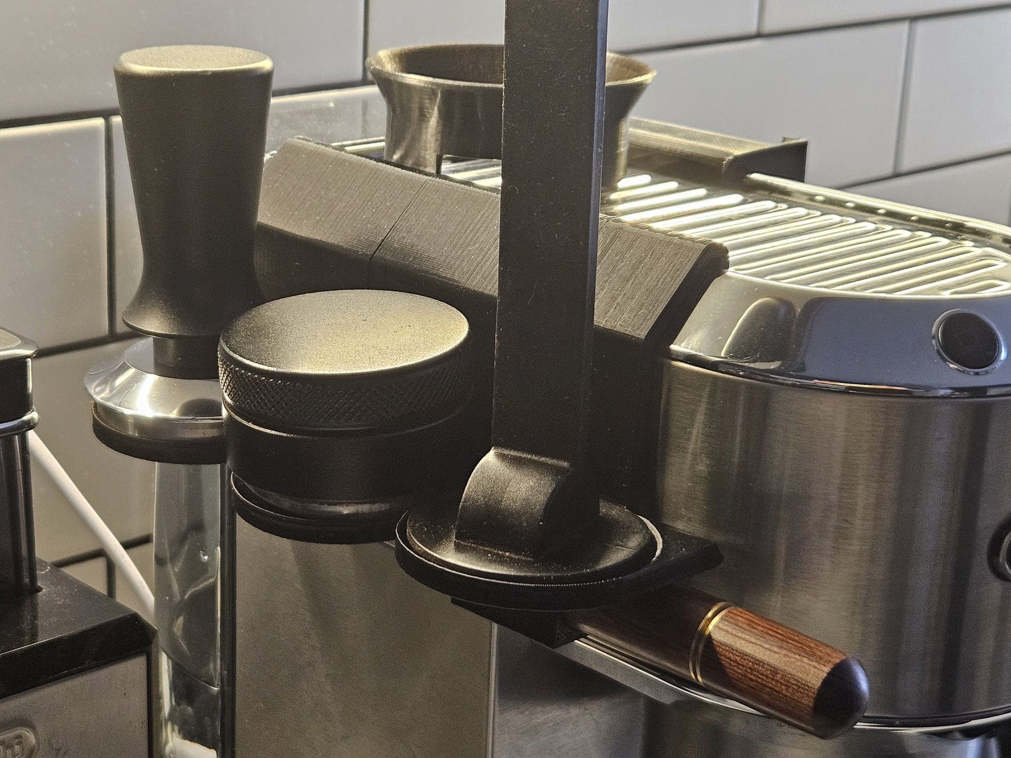 Uchwyt na tamper DeLonghi dedica 685