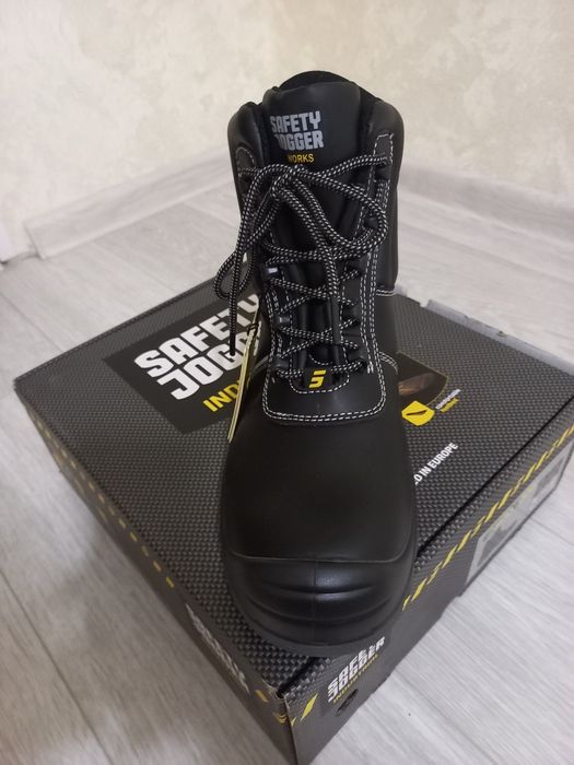 Спец обувь Safety Jogger .