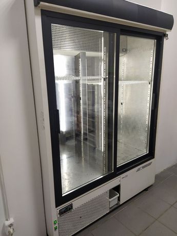 Холодильная витратна шкаф Cold