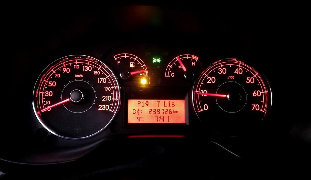 Fiat Punto 1,4 LIFT 90KM KOMPUTER Klima CD/Mp3 Niski Przebieg SALON PL