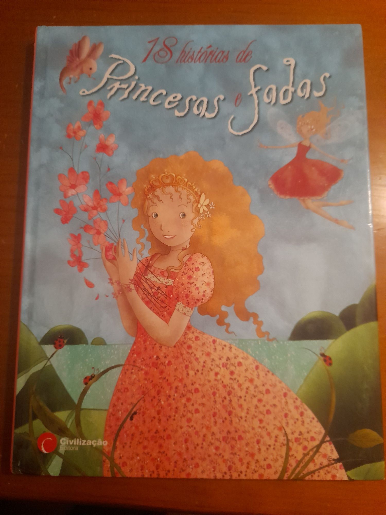 Livro "18 histórias de princesas e fadas"