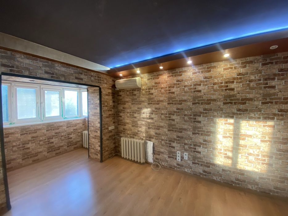 Продам 2к. на Тітова/ Суворова/ Будівельників. Цегляний будинок. NS