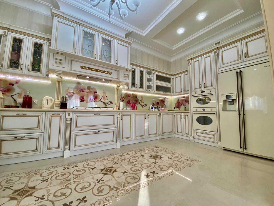 Продается достойный  дом в Варваровке.