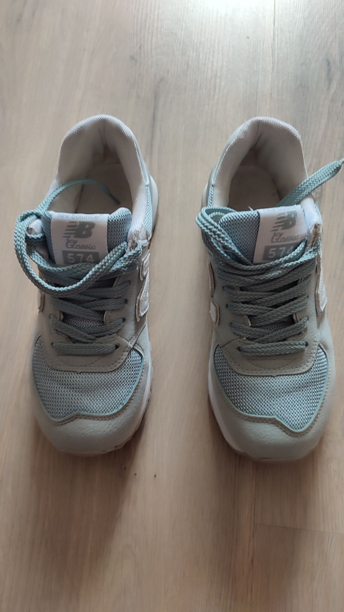 Продам кросівки жіночі New Balance Classic 574