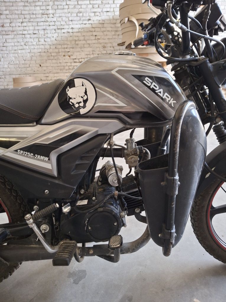 Spark 125 мопед.