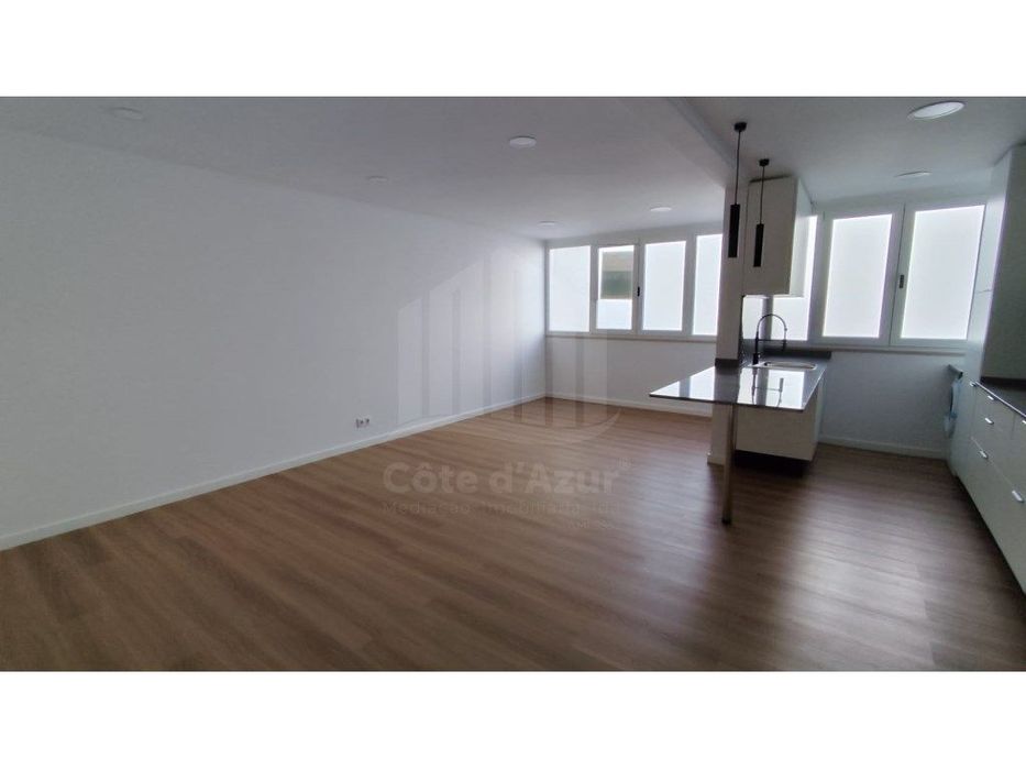 Apartamento T3 em Sesimbra a 600 metros da praia