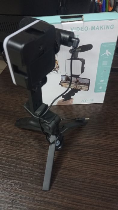 Набор блогера(штатив, свет, микрофон)