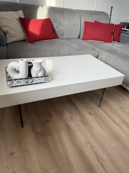 Biały stolik kawowy ława gruby blat szklane nogi z szuflada