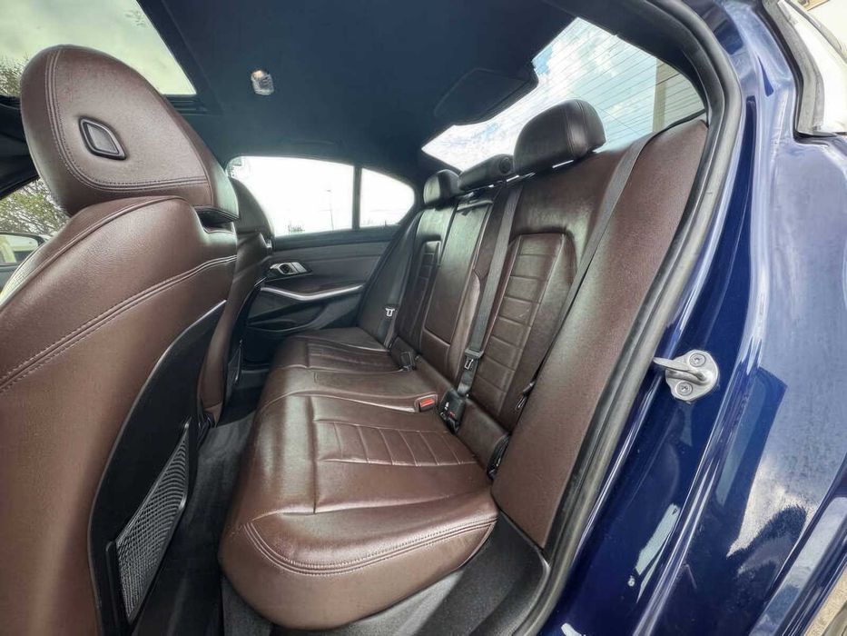 BMW 3 Series 330i      2020
