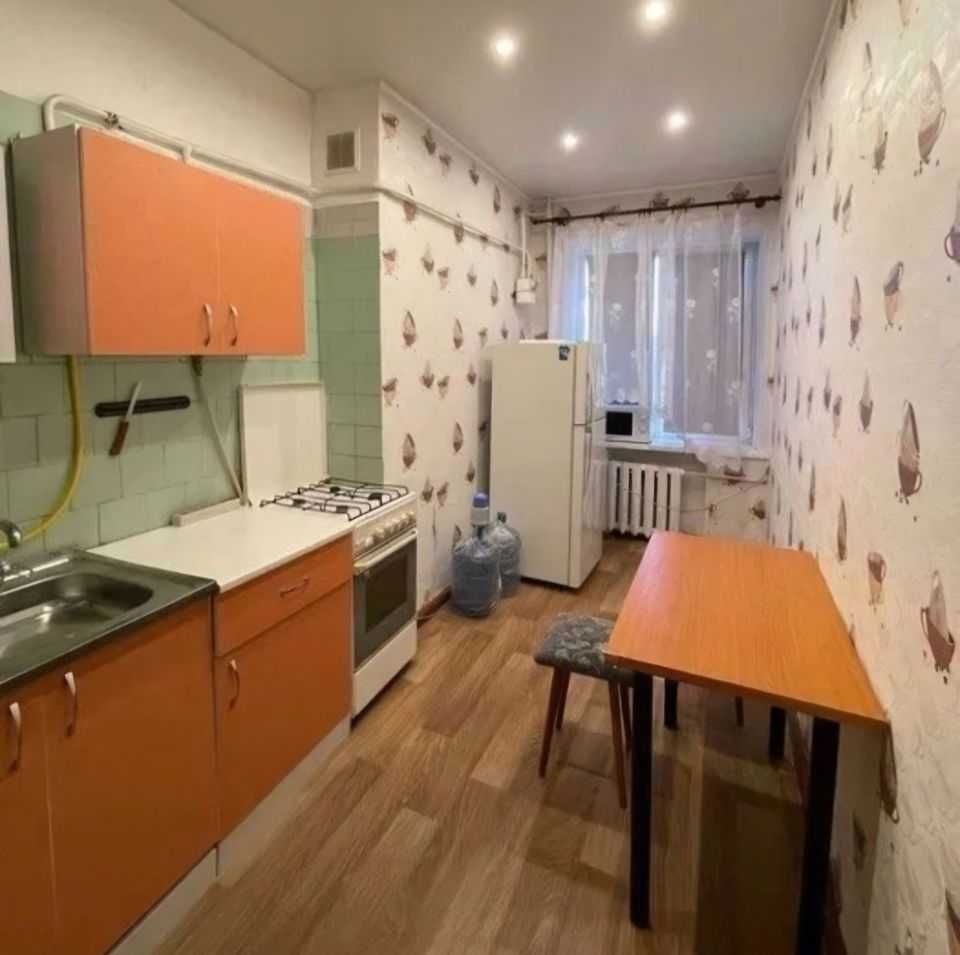 Продам 2-к сталинку (60м2), ул. Воскресенская/Днепр-Арена/центр