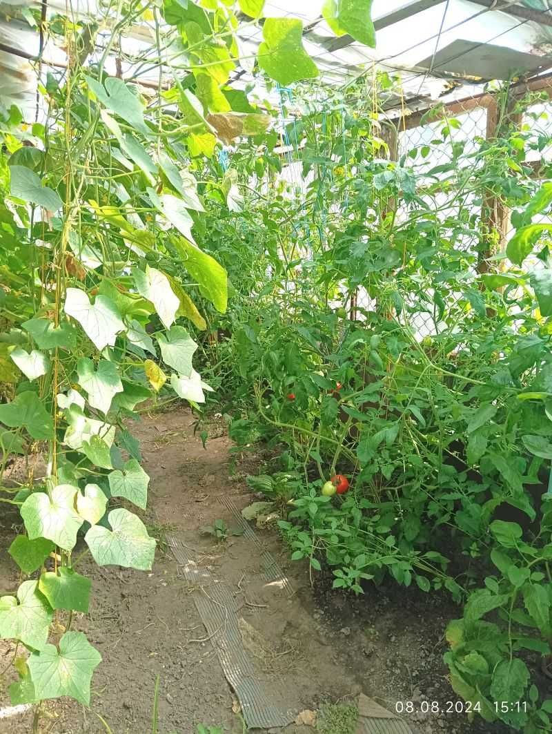 Продам.. двухэтажный кирпичный дом в Мерефе.