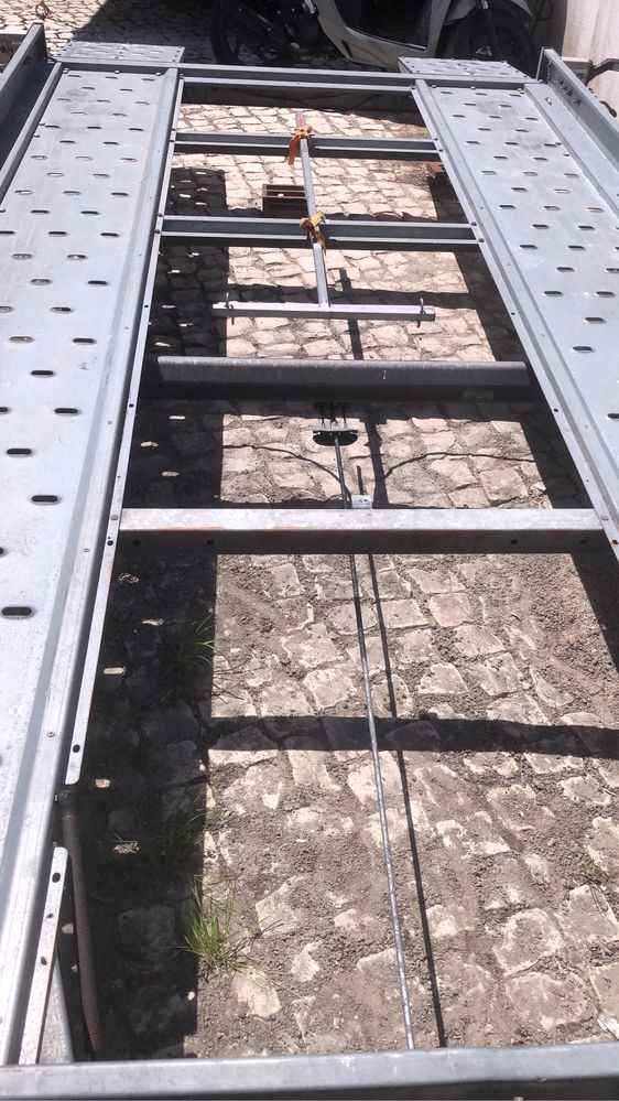 Porta automoveis 1500kg. Impecavel