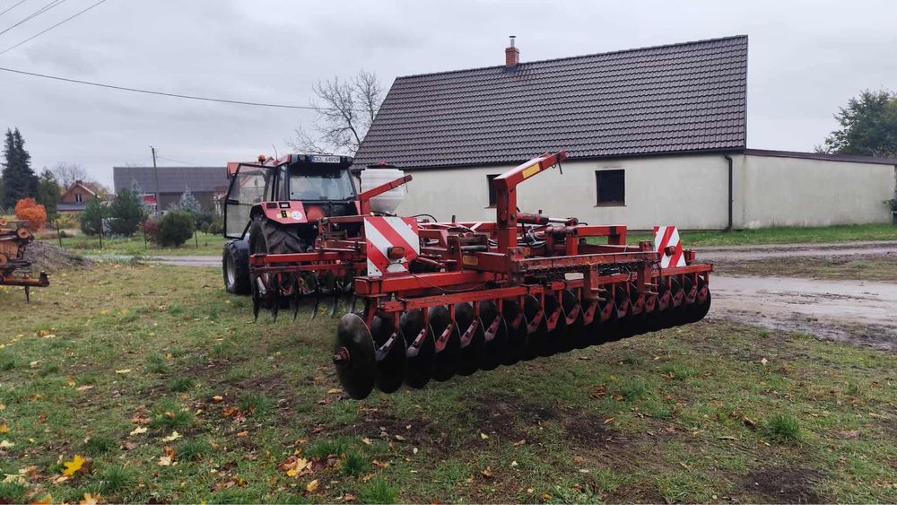 Brona Talerzowa „V” Brix (Amazone Rabe)