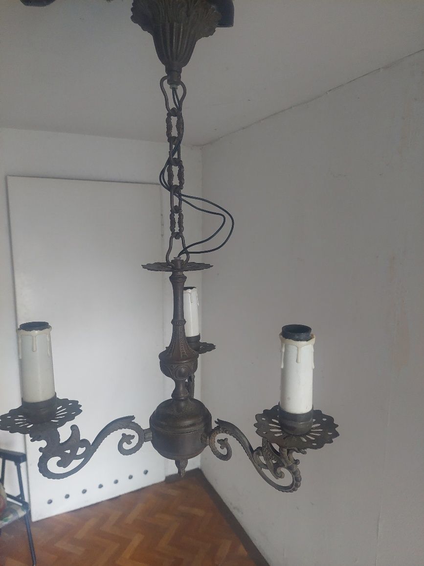 Mosiężna lampa trójramienna