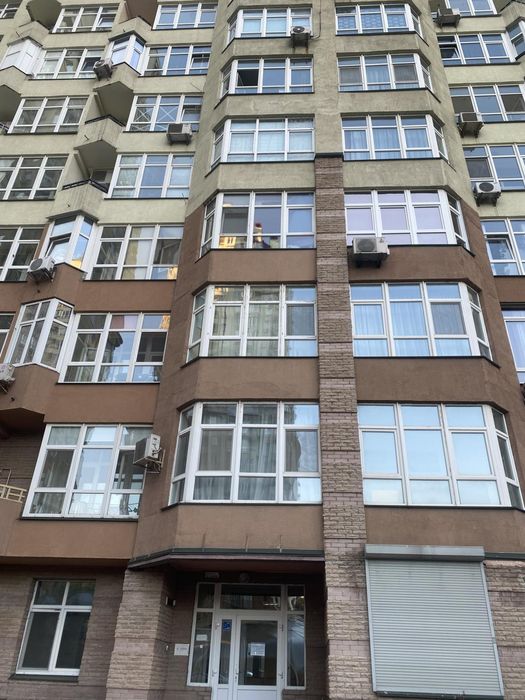 Продаж 1-ком 60 м/кв ЖК Пори року