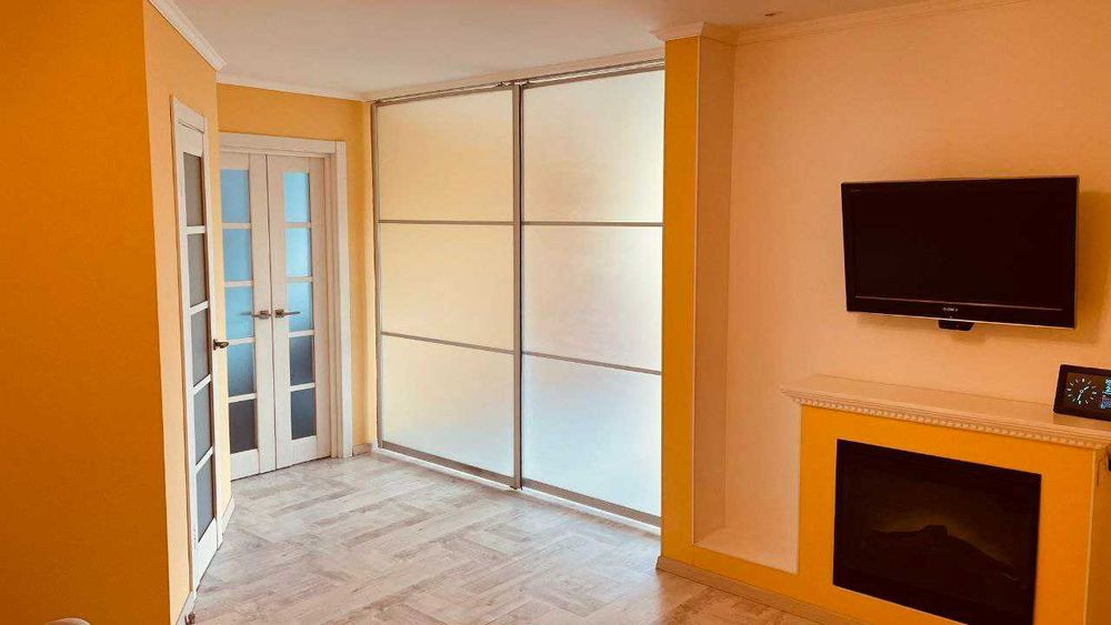 Продам однокімнатну квартиру в буд. 2013 року по вул. Зодчих 50Б