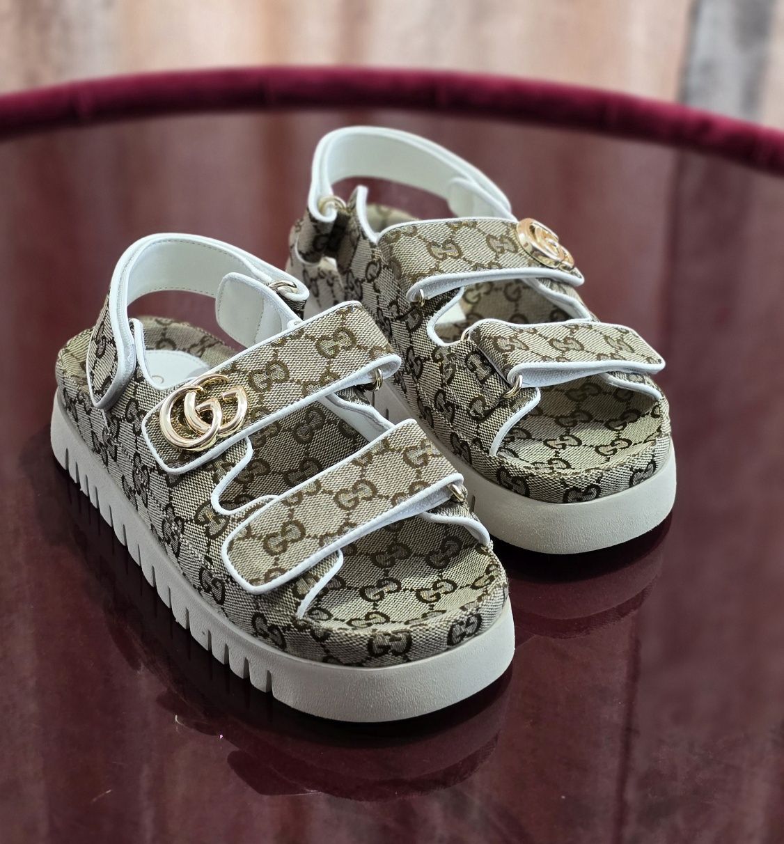 Сандалі Gucci 38