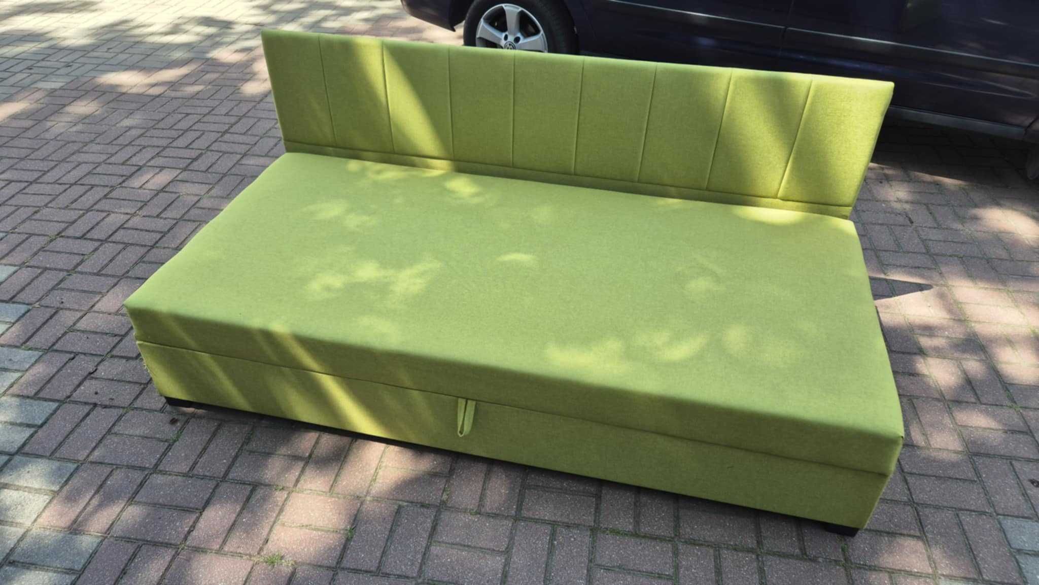 Łóżko pojedyńcze w kolorze zielonym