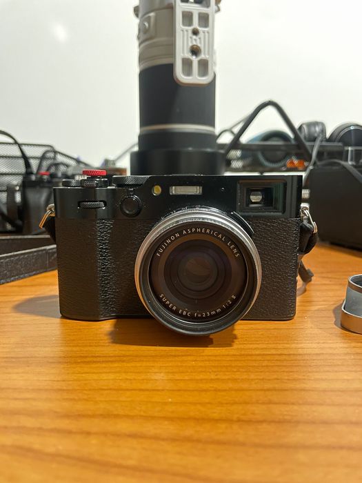 Fujifilm X100vi com extras