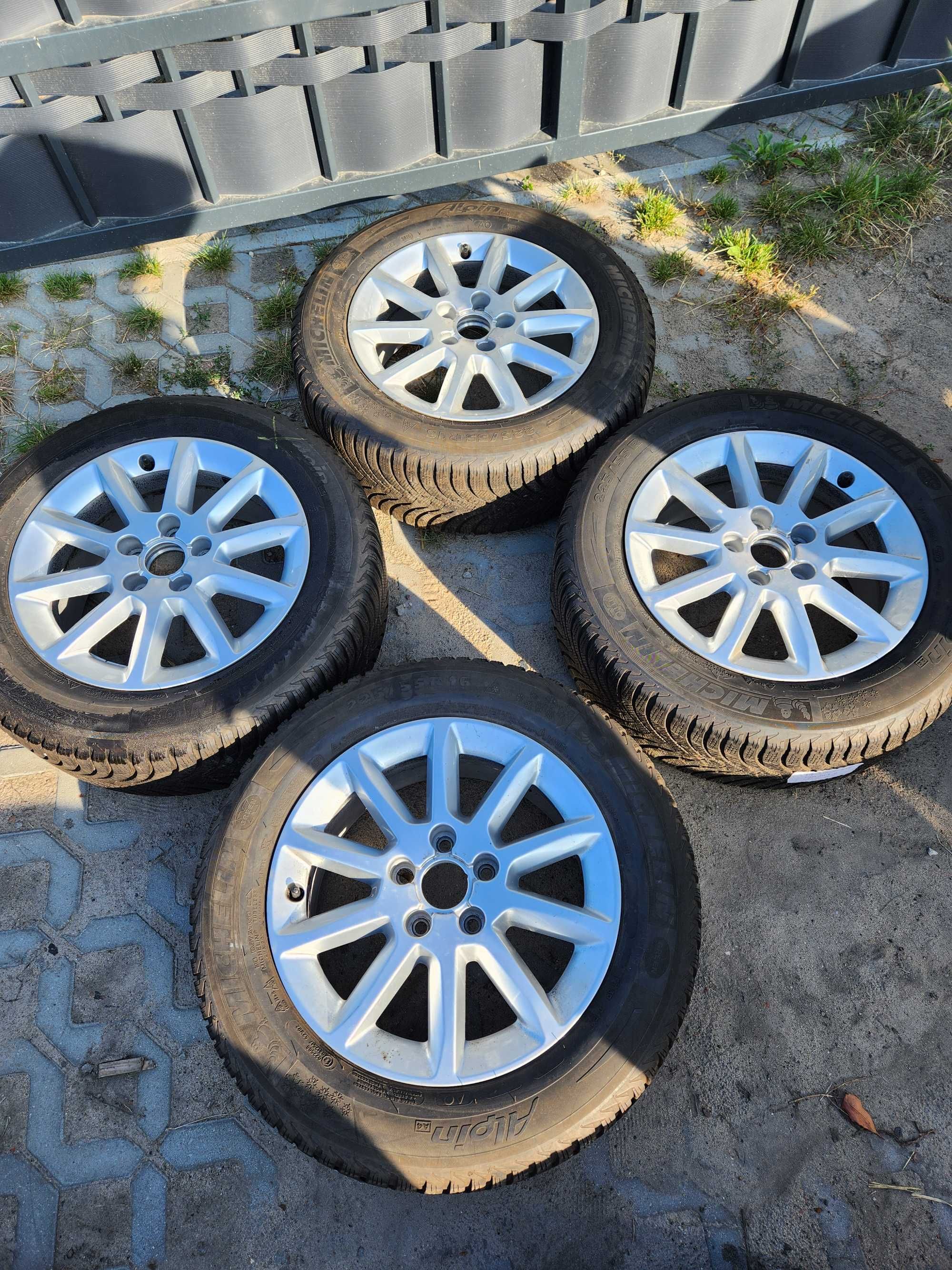 1811. Kompletne KOŁA AUDI 7x16 rozstaw 5x112