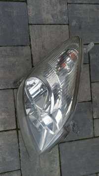 Toyota Corolla verso 01-04 reflektor lampa prawa prawy