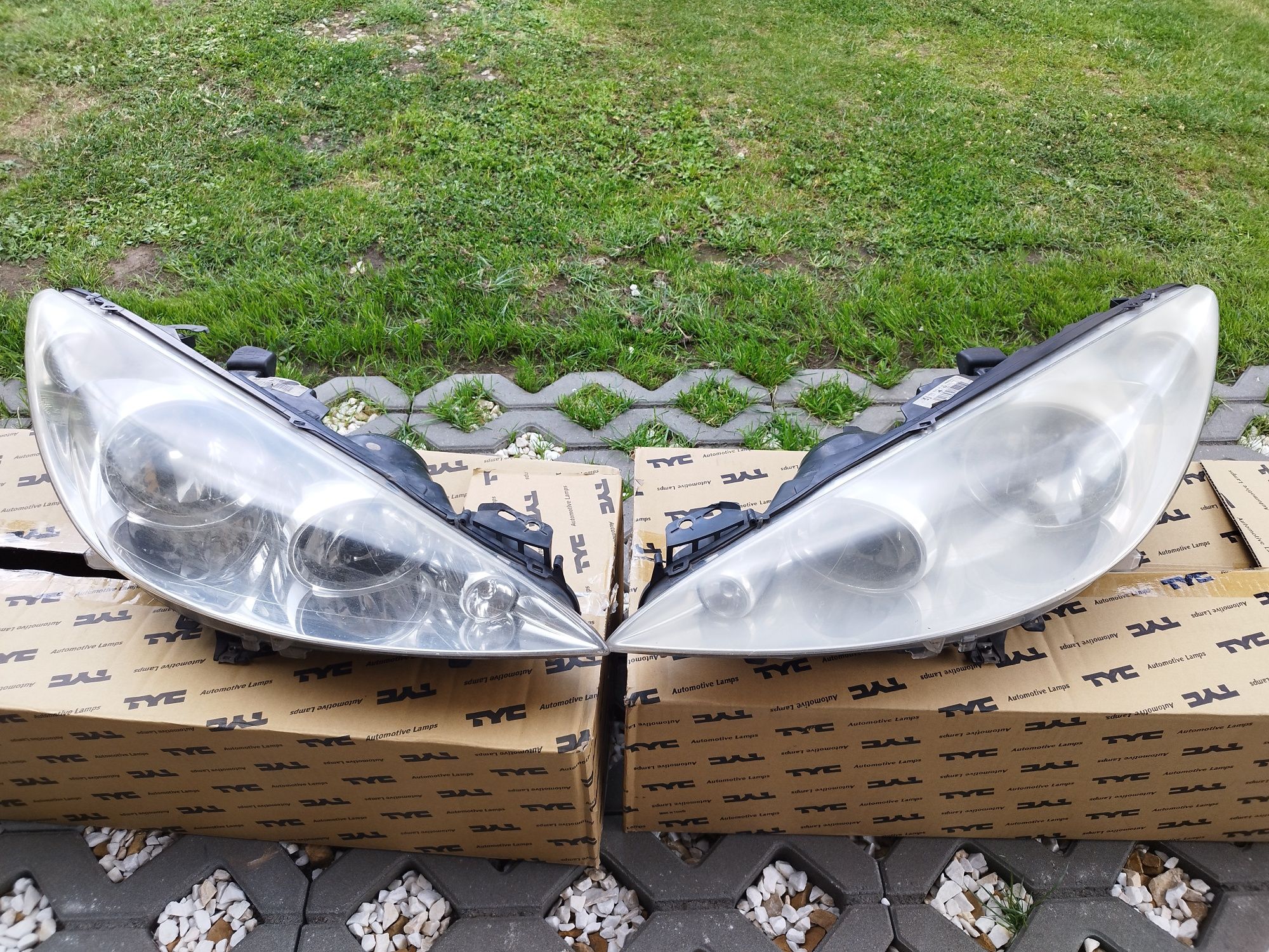 Lampy przód peugeot 308 sw