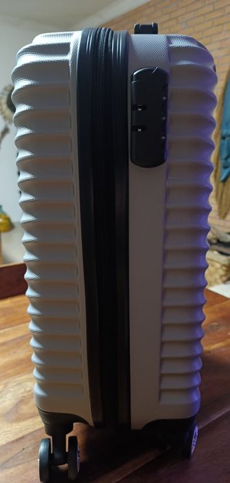 Mala de cabine, rodas 360°,prateada. Nova!