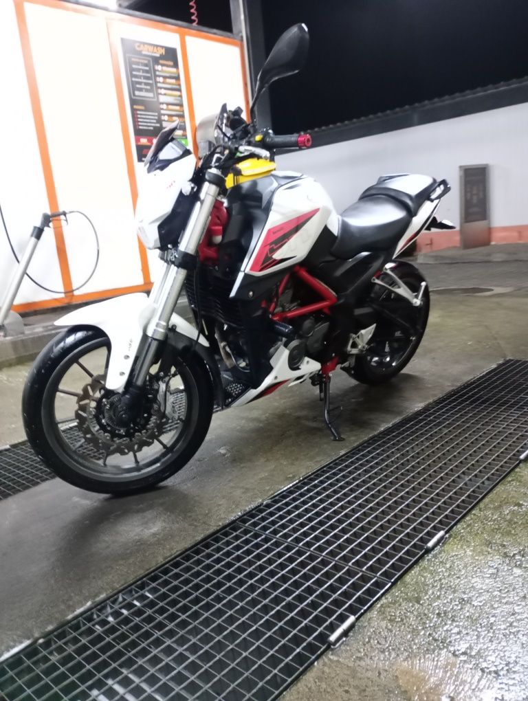 Benelli 251  ano 2017 (29 mil quilómetros)
