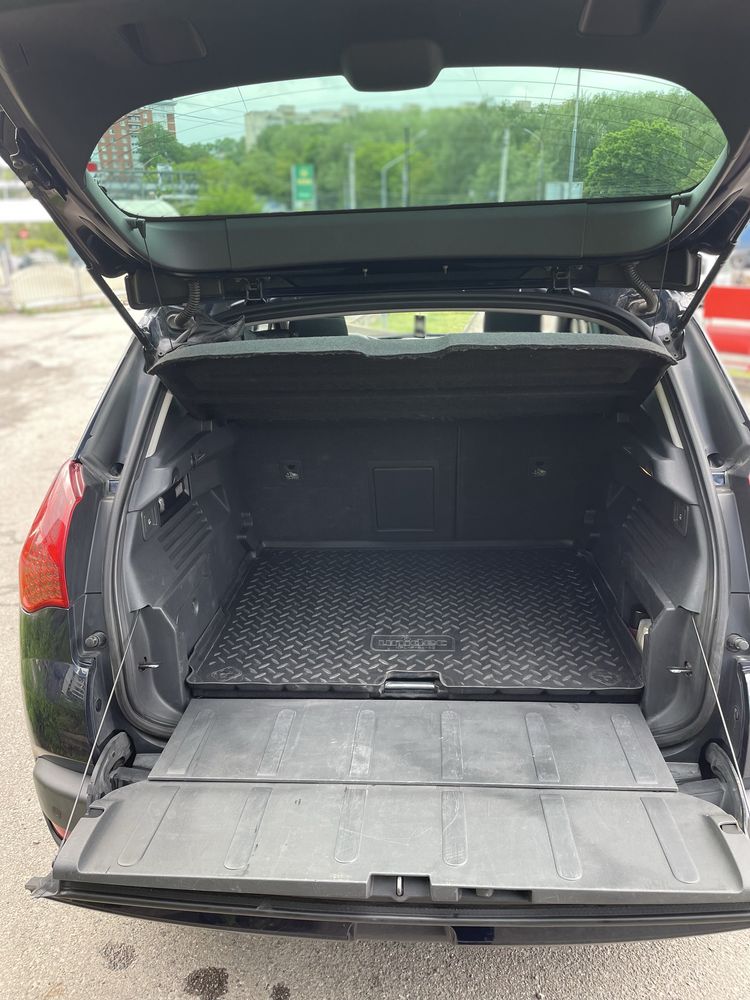 Продам авто Peugeot 3008