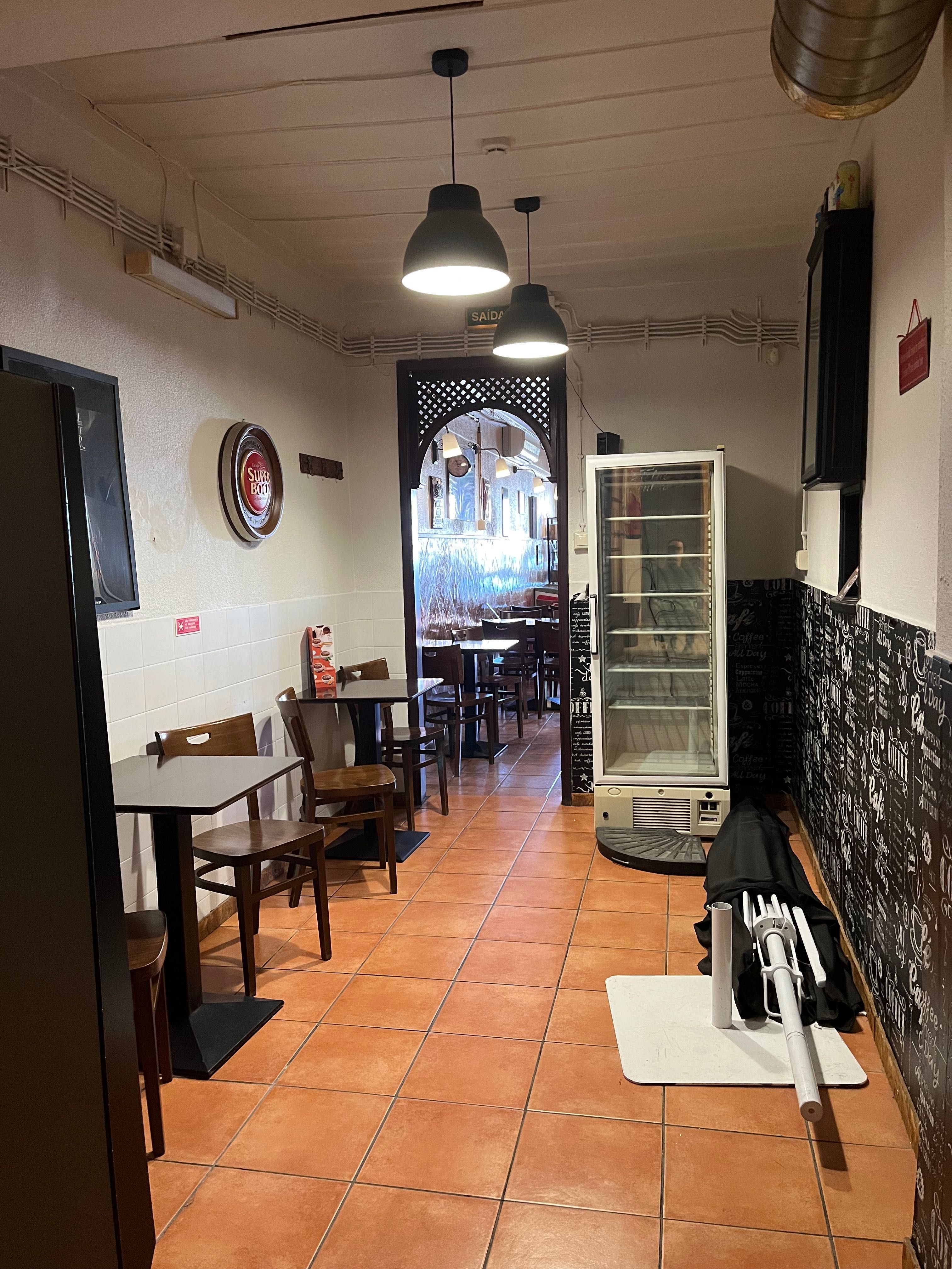 Trespasse Café, Bar