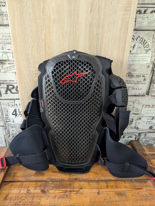Продам мотопанцирь Alpinestars A-6